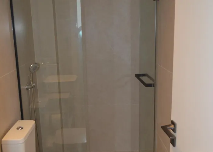 Leondiana Boutique 拉纳卡