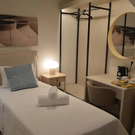 Leondiana Boutique Hotel *