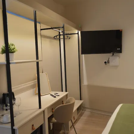 Leondiana Boutique Hotel *